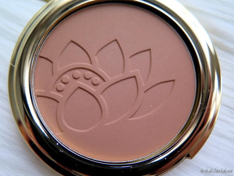 lakshmi recensione swatch bronzer light terra abbronzante lakshmi recensione swatch bronzer light terra abbronzante