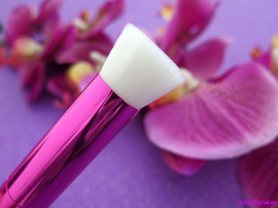recensione review azalea flat brushes neve cosmetics recensione review azalea flat brushes neve cosmetics