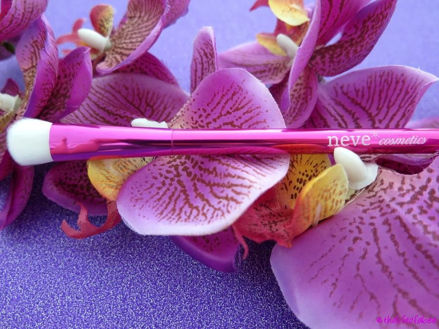 recensione review azalea crease brushes neve cosmetics recensione review azalea crease brushes neve cosmetics