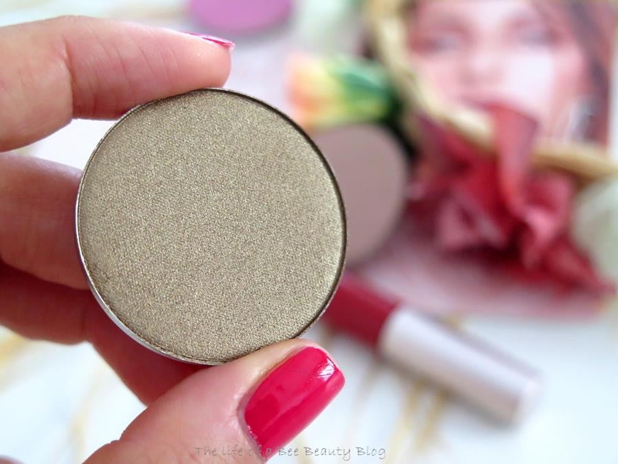 Recensione swatch Minimal Magical neve cosmetics meme Recensione swatch Minimal Magical neve cosmetics meme